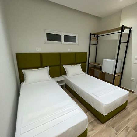 Hotel Rai Sarandë Buitenkant foto