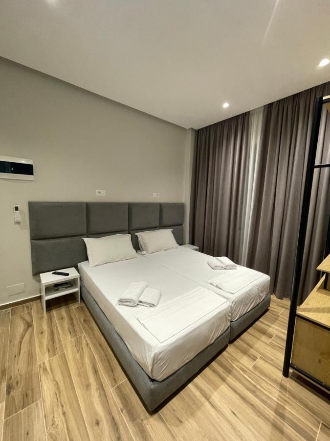 Hotel Rai Sarandë Buitenkant foto