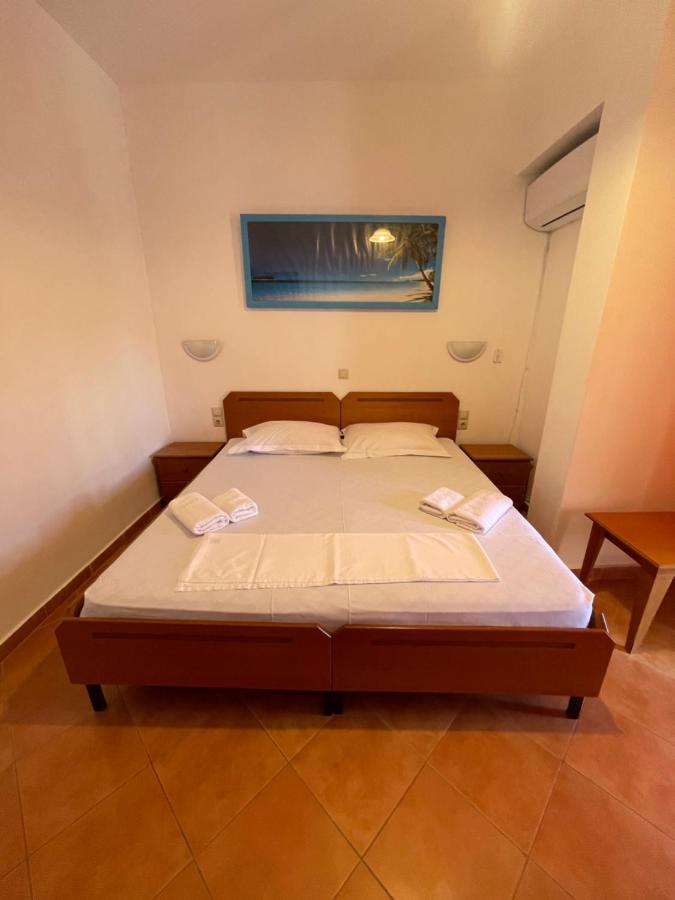 Hotel Rai Sarandë Buitenkant foto