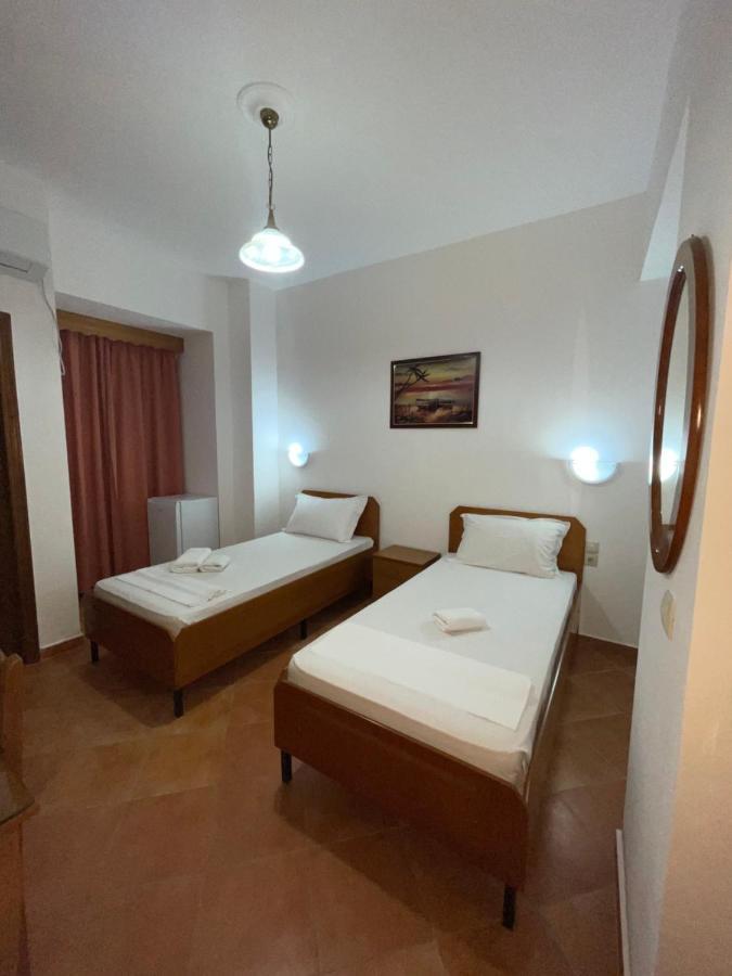 Hotel Rai Sarandë Buitenkant foto