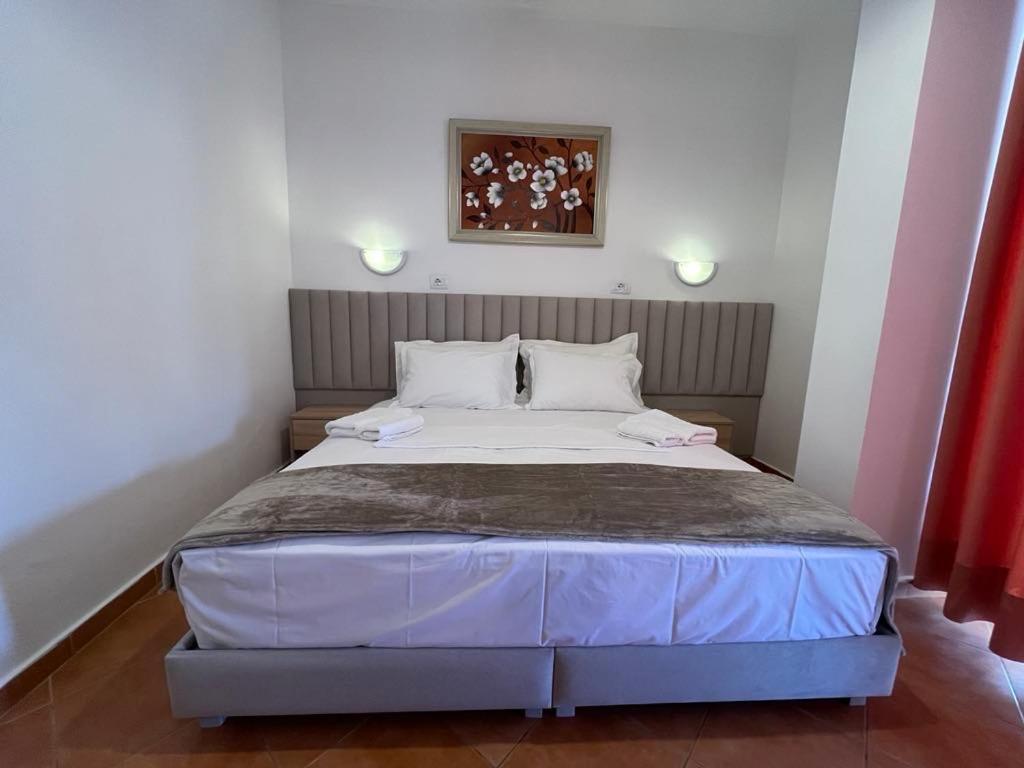 Hotel Rai Sarandë Buitenkant foto