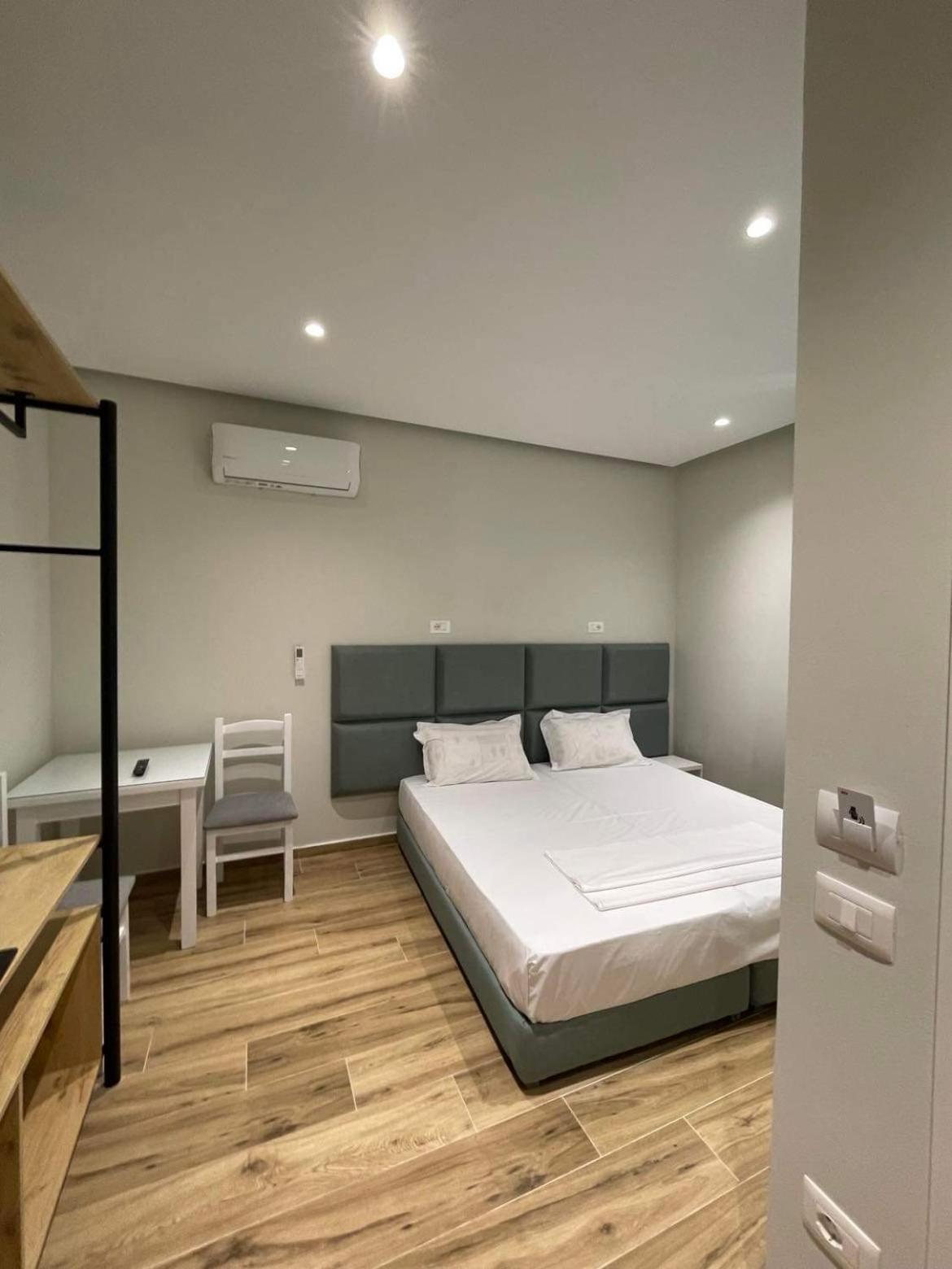 Hotel Rai Sarandë Buitenkant foto